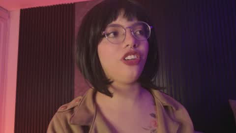 Maeve  online show from February 3, 11:15 pm