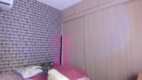 alex online show from March 25, 12:55 pm