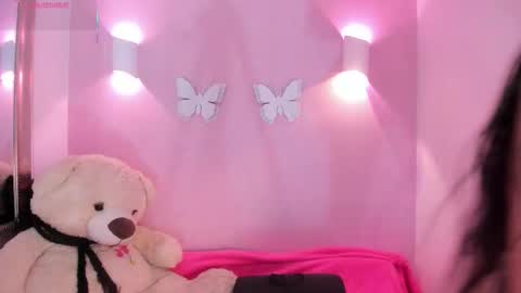 Ari online show from December 18, 7:09 pm