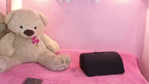 Ari online show from April 18, 12:09 pm