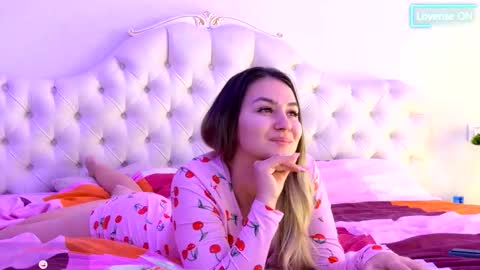 littleblondbunny online show from March 6, 7:49 am