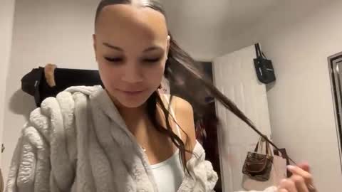 LittleCutieChloe online show from January 12, 11:32 pm