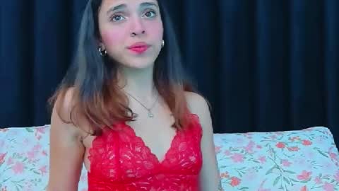 Snapshot of littleeaprill chatting on February 17, 7:20 pm April online show from February 17, 7:20 pm