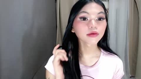 littlelace_ online show from June 12, 12:09 am