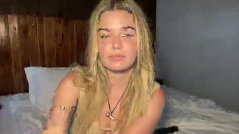 Marciabrady online show from May 26, 9:27 am