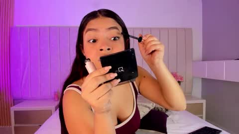 im olivia IG littleolivia01 online show from March 24, 2:11 pm