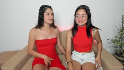 - Eileen - Izzy - Stiven online show from January 10, 7:48 pm