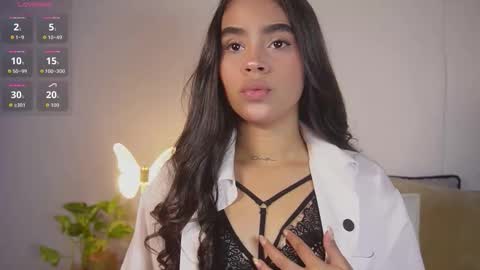 littletammy_ online show from March 29, 3:56 pm