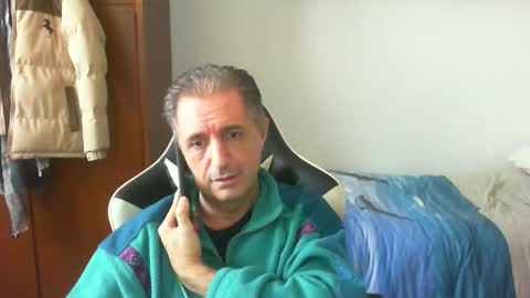 Snapshot of liuk53 chatting on March 12, 2:01 pm liuk53 online show from March 12, 2:01 pm