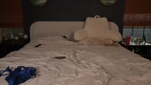 Liv and Drew online show from June 27, 12:59 am
