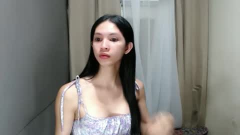 Snapshot of liviacum_ chatting on March 22, 1:58 pm Lvia online show from March 22, 1:58 pm