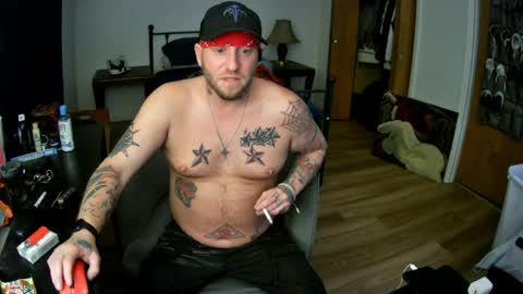 livingpuddle online show from May 6, 11:04 am