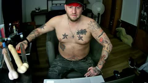 livingpuddle online show from May 7, 2:50 am