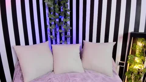 Liz  online show from September 26, 12:09 pm