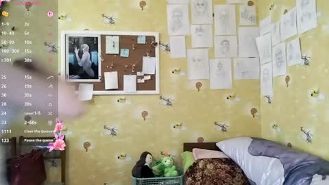 Molly online show from May 13, 9:17 am