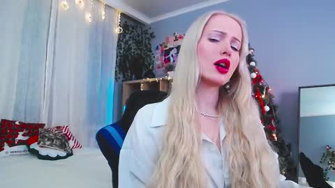 Snapshot of lizberry_moon chatting on January 4, 11:48 pm Lisa online show from January 4, 11:48 pm