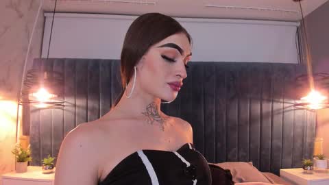 Lizz lunaaa online show from February 3, 11:10 pm