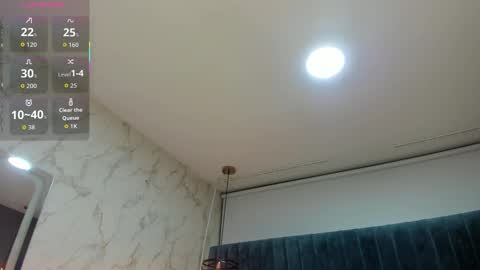 Lizz lunaaa online show from February 4, 9:31 pm