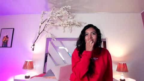 Snapshot of lizz_miller__ chatting on May 28, 2:14 pm Lizz online show from May 28, 2:14 pm