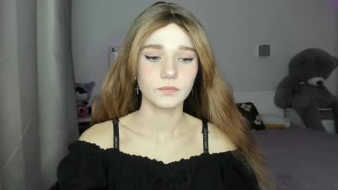 lizza_a online show from April 8, 5:24 pm