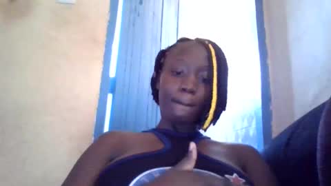 lizzie2020 online show from May 28, 7:27 am