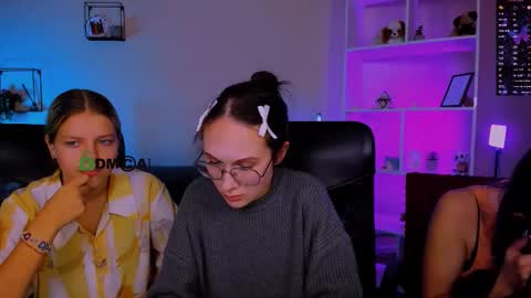 lizzie_boom online show from November 18, 8:46 pm