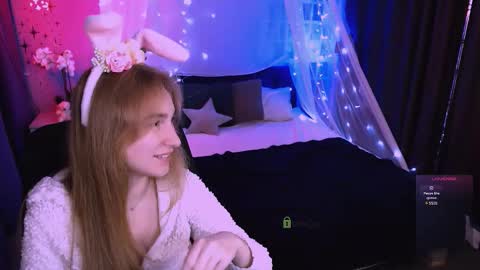 lizzie_boom online show from December 4, 8:06 pm