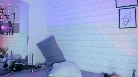  Lizzie  online show from April 20, 11:57 am