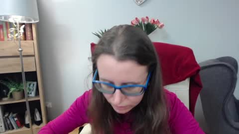 Lizzy online show from April 10, 5:45 am