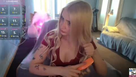 lizzycumm online show from June 19, 8:18 am