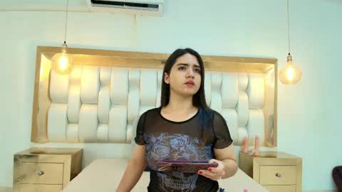LIZZY RAVEN online show from June 27, 11:37 am