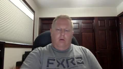 Snapshot of lkn4fun32 chatting on March 19, 10:47 pm lkn4fun32 online show from March 19, 10:47 pm