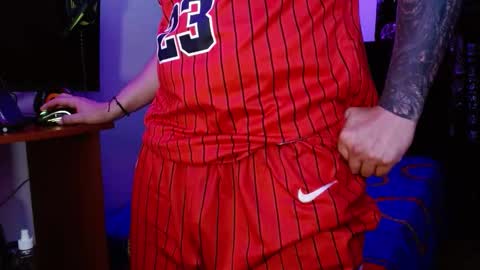 lliamm 2 online show from February 6, 5:56 am