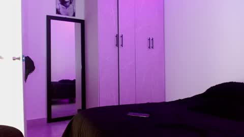 lliamm 2 online show from March 15, 12:11 pm