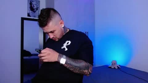 lliamm 2 online show from June 3, 4:04 am