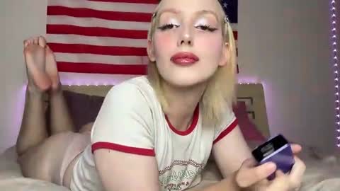 Snapshot of llinabarbie chatting on August 2, 5:00 pm Alina online show from August 2, 5:00 pm