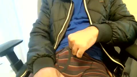 Snapshot of llllking chatting on April 6, 6:20 pm newdelhi 82 online show from April 6, 6:20 pm