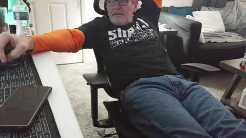 Snapshot of lngdickdaddy chatting on March 2, 4:14 am LongDick Daddy online show from March 2, 4:14 am