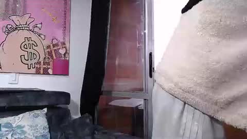 lobocruzlatino online show from February 4, 11:27 am