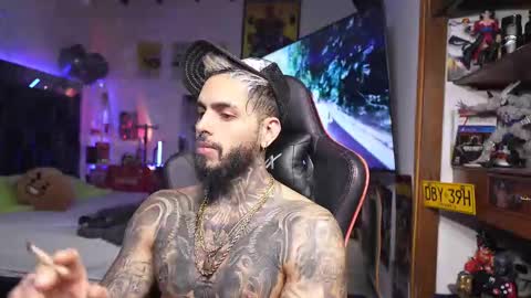 logan_hugh8 online show from March 24, 6:40 am