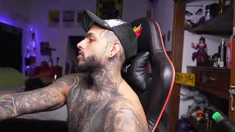 logan_hugh8 online show from April 24, 12:57 am