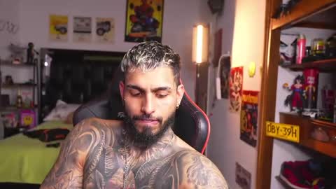Snapshot of logan_hugh8 chatting on May 25, 10:49 pm logan_hugh8 online show from May 25, 10:49 pm