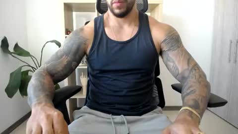 Logan Wolfp online show from July 7, 7:40 pm
