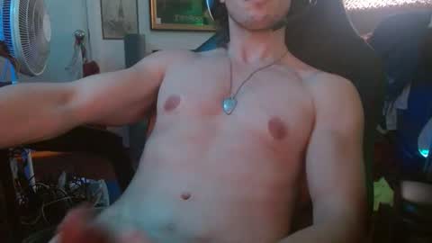 Snapshot of loggie62 chatting on November 19, 7:47 pm loggie62 online show from November 19, 7:47 pm