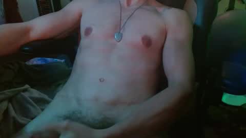 Snapshot of loggie62 chatting on March 29, 10:32 pm loggie62 online show from March 29, 10:32 pm