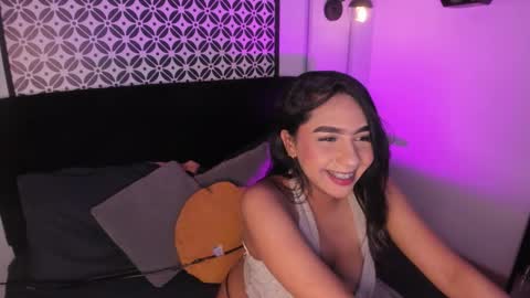 Lola online show from March 18, 1:03 pm