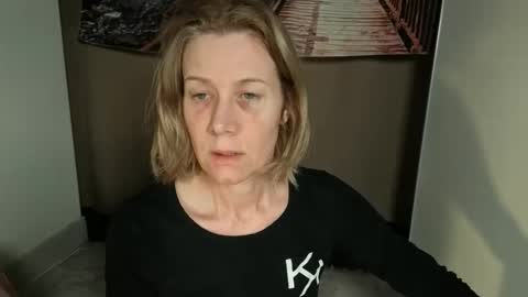 lola_belgium online show from April 19, 6:13 am