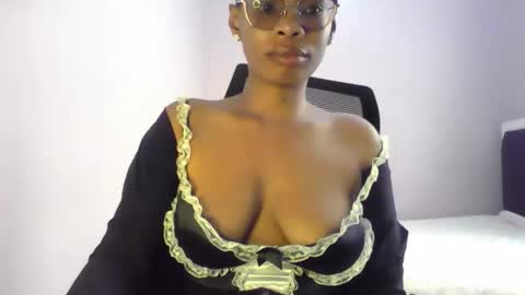 Snapshot of lola_coco chatting on February 26, 10:14 am Lola Coco online show from February 26, 10:14 am