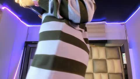 lola_js online show from April 2, 4:54 am