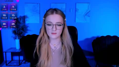 Snapshot of lola_soft_ chatting on March 14, 8:25 pm your dream online show from March 14, 8:25 pm